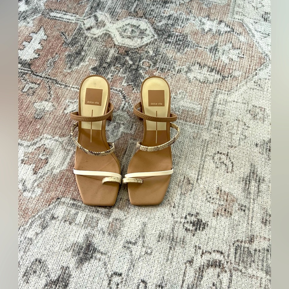 Dolce vita straps block heel sandle, Size 7.5